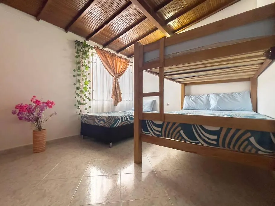 Excepcional Casa Privada Para Familias Y Grupos - Excelente Ubicacion Medellin